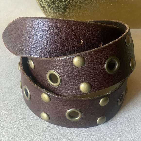 Linea Pelle Vintage Leather Belt Distinctive Studded Riveted Brass Detail XL - Picture 11 of 11